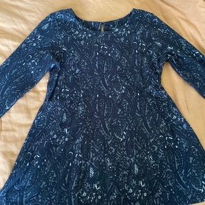 A pea in the pod maternity top